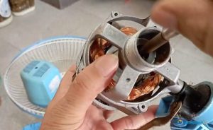 Sửa quạt điện tại nhà bị bó trục bạc.